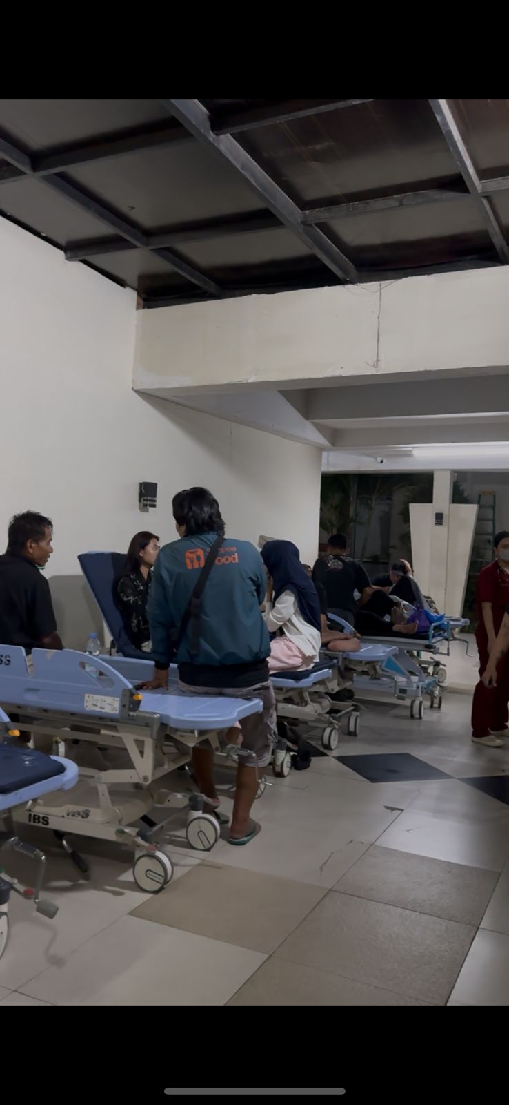 Dalam Sunyi Ruang Perawatan, Harapan Tetap Bertumbuh di Tengah Duka Bekasi Timur